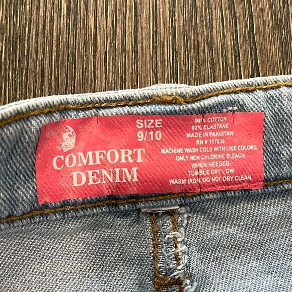 NWT Comfort Denim Mini Skirt Light Wash Distressed Size 9/10 - Picture 4 of 5